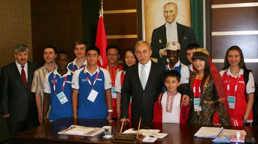 Sakarya Valisi B&uuml;y&uuml;k'ten T&uuml;rk&ccedil;enin &Ccedil;ocuklarına: Huzur Veriyorsunuz