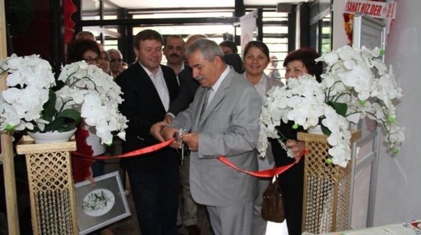 El İşi G&ouml;z Nurları G&ouml;r&uuml;c&uuml;ye &Ccedil;ıktı