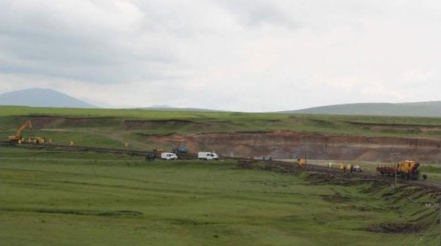 Kars&rsquo;ta 112 Kilometrelik Demiryolu Yenileme &Ccedil;alışması