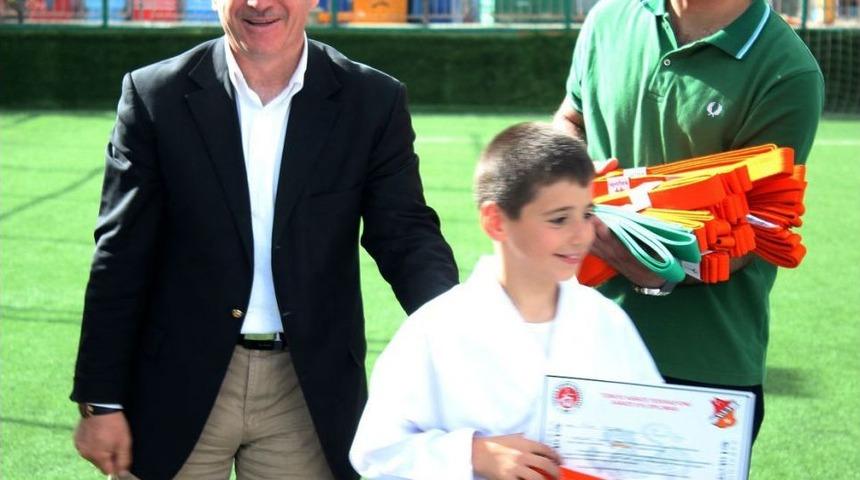 Ağrı&rsquo;lı Minik Karateciler Kuşak Terfi Sınavında Ter D&ouml;kt&uuml;