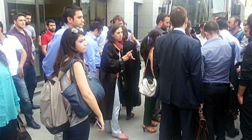 49 Avukat G&ouml;zaltına Alındı