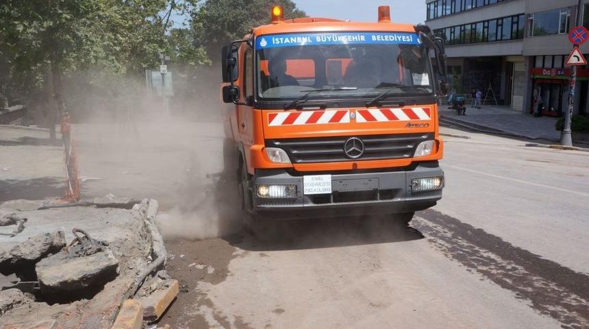Barikatların Kaldırıldığı Yollarda Temizlik Yapılıyor