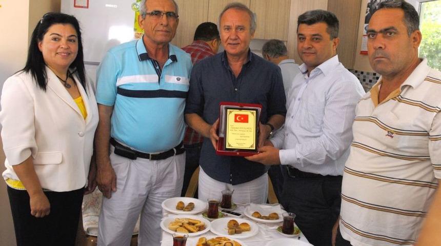 Muratpaşa Il&ccedil;esinde Yenilenen Taksi Duraklarından Esnaf Memnun