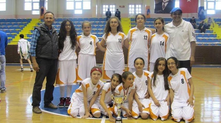 Yol Spor&rsquo;un &lsquo;k&uuml;&ccedil;&uuml;k Kızları&rsquo; Basketbolda Erzurum Şampiyonu Oldu