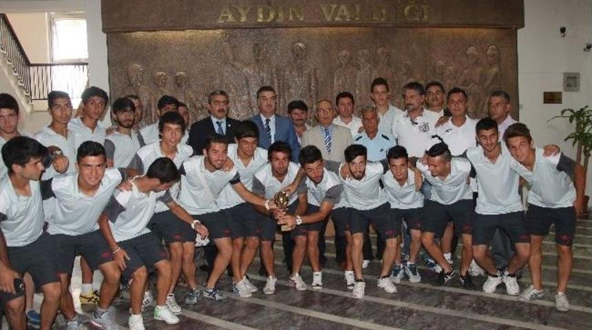 Şampiyon Vali Al&rsquo;ı Ziyaret Etti