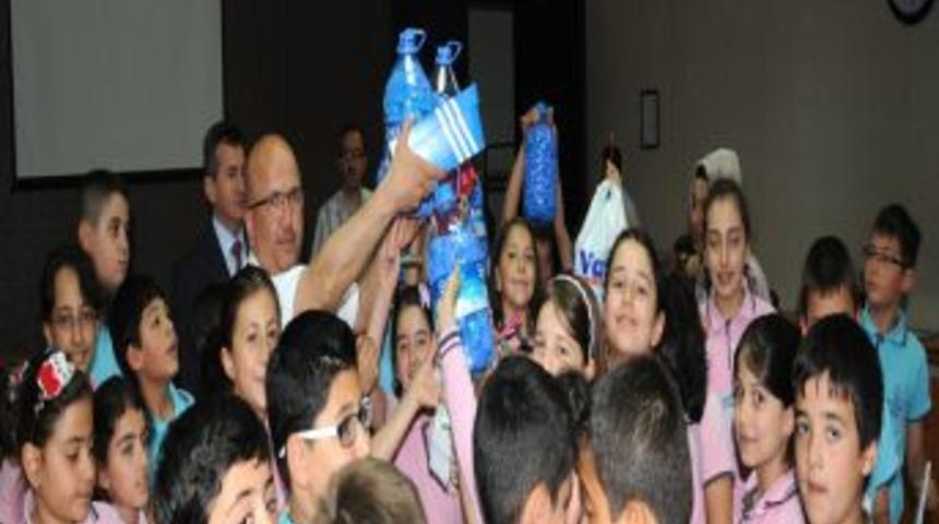 Osmanbey Koleji &Ouml;ğrencileri Engelliler I&ccedil;in 10 Bin Kapak Topladı