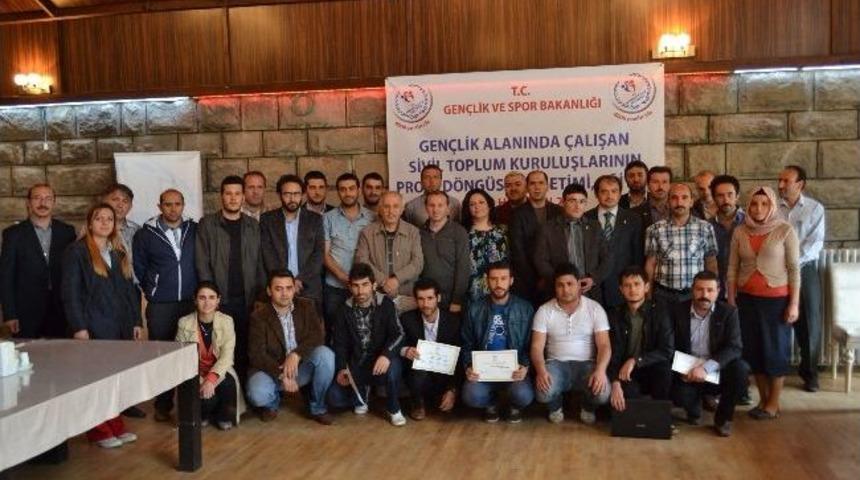 Gen&ccedil;lik Alanında &Ccedil;alışan Stk&rsquo;lara Proje D&ouml;ng&uuml;s&uuml; Y&ouml;netimi Eğitimi Sona Erdi