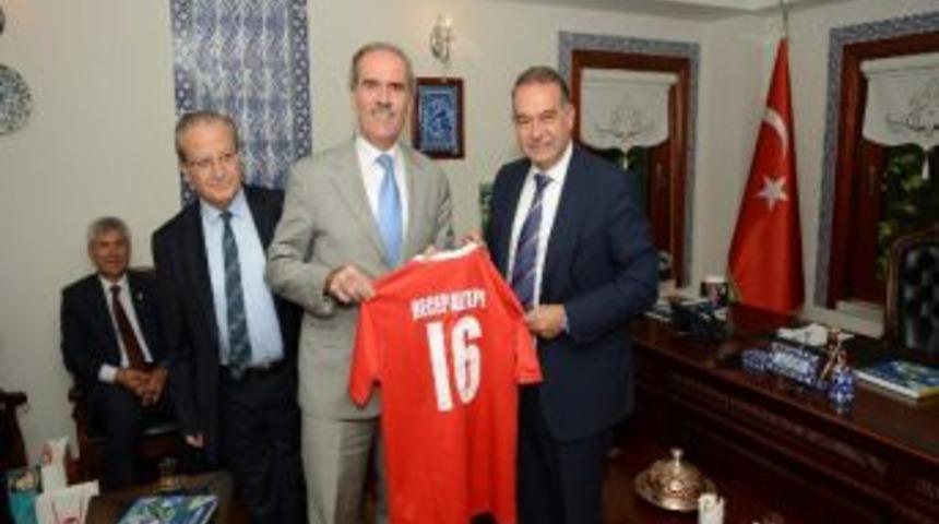 Bursa Futbolla D&uuml;nya Vitrininde