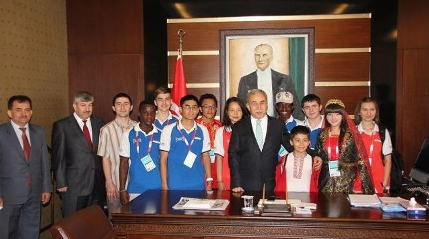 T&uuml;rk&ccedil;e Olimpiyatları &Ouml;ğrencilerinden Vali B&uuml;y&uuml;k&rsquo;e Ziyaret