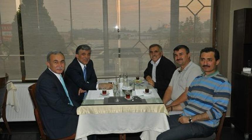 Cumhurbaşkanı G&uuml;l, Hendek&rsquo;te Mola Verdi