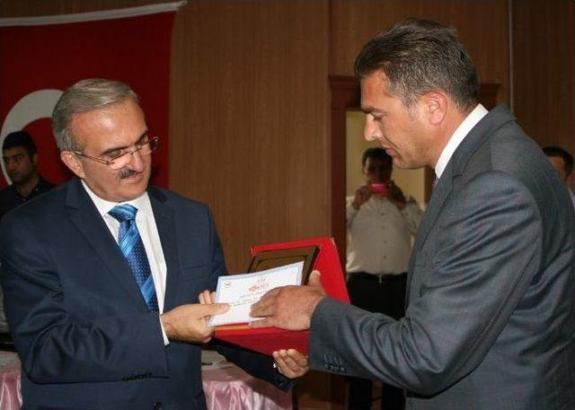 Huzurlu Bir Toplum İ&ccedil;in Evrensel Değerler Eğitimi &Ouml;d&uuml;l T&ouml;reni Yapıldı 3
