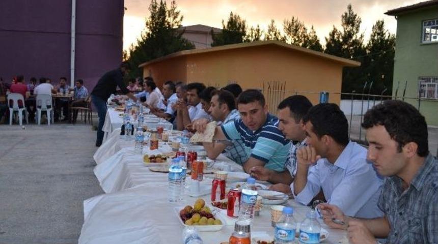 Hilvan Lisesi &Ouml;ğrencilerine Mezuniyet Gecesi D&uuml;zenlendi