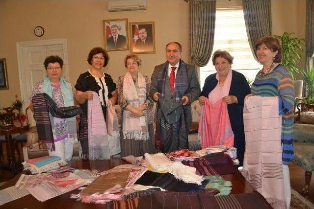 T&uuml;rk Kadınlar Konseyi Manisa Şubesi nden Vali Savaş a Ziyaret 2