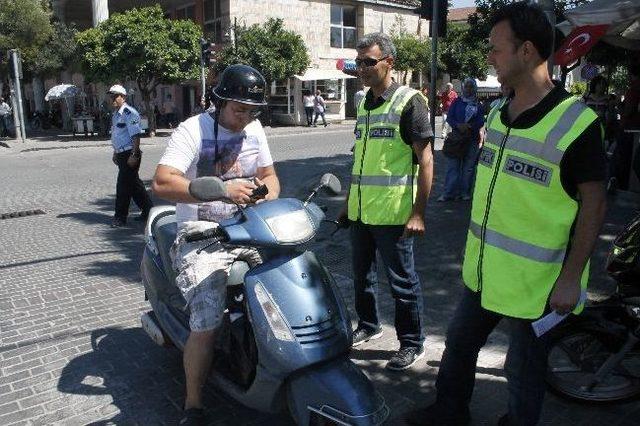 Selçuk'ta Kask Denetimi Yaz Nedeniyle Artırıldı