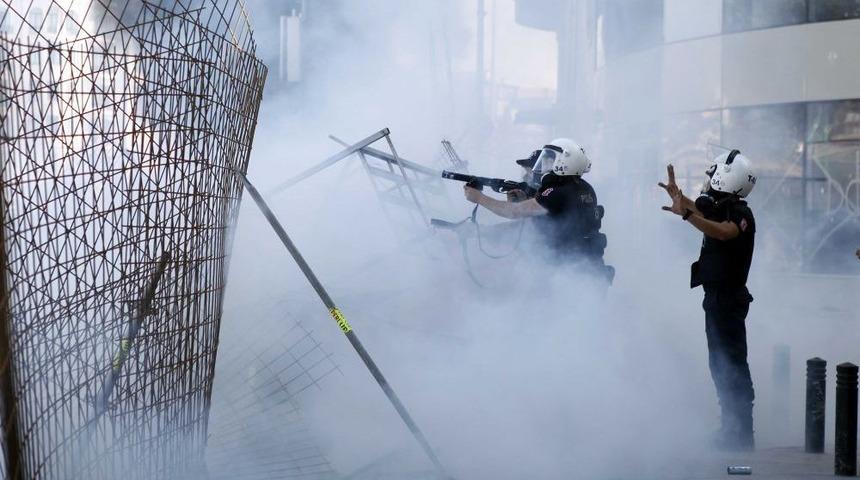 Eylemcilerin Taş Atmasıyla Bir M&uuml;dahale Daha Yapıldı