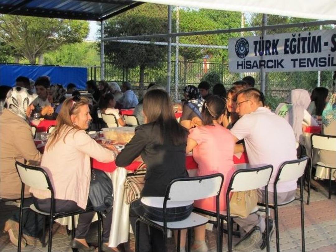Hisarcık&rsquo;ta &Ouml;ğretmenlere 'birlik-beraberlik' Yemeği