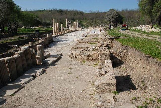 Yeni Yol Antik Kente Yaradı