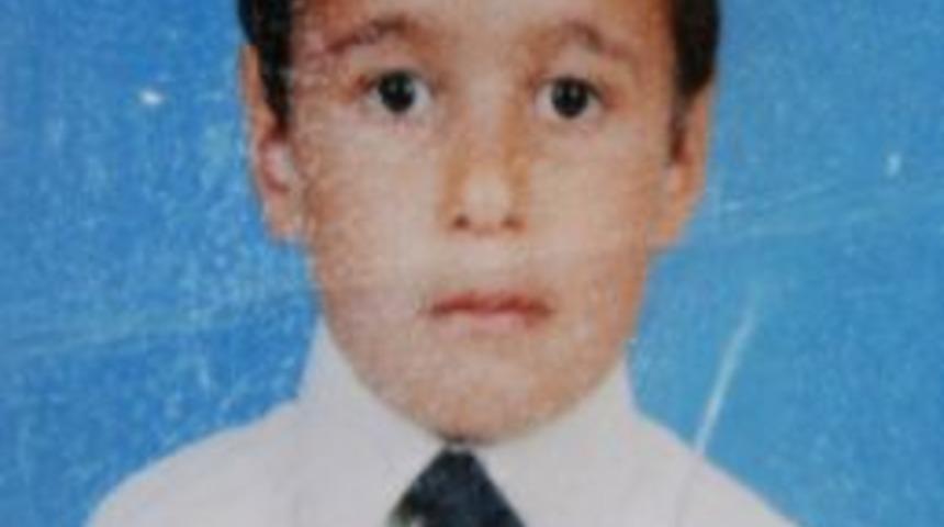 Kamyonetin &Ccedil;arptığı 6 Yaşındaki &Ccedil;ocuk &Ouml;ld&uuml;