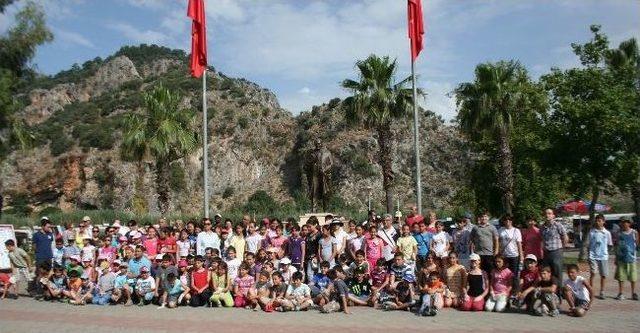 Minik Eller Dalyan Sokaklarını Temizledi 1