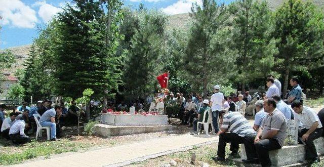 Şehit Er Mehmet Akkan Mezarı Başında Anıldı