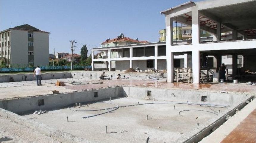 K&ouml;pr&uuml;başı'nda Ege Y&uuml;zme Havuzu Hizmete A&ccedil;ılıyor