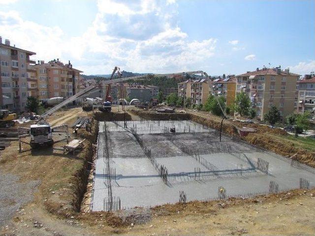 Boyabat&rsquo;ta Yarı Olimpik Y&uuml;zme Havuzunun Temeli Atıldı 1