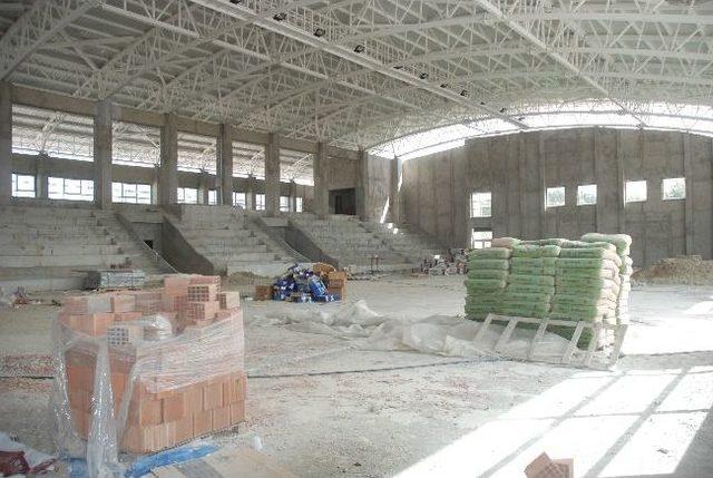 Yatağan Spor Salonu Yeni Sezona Hazır Olacak 1