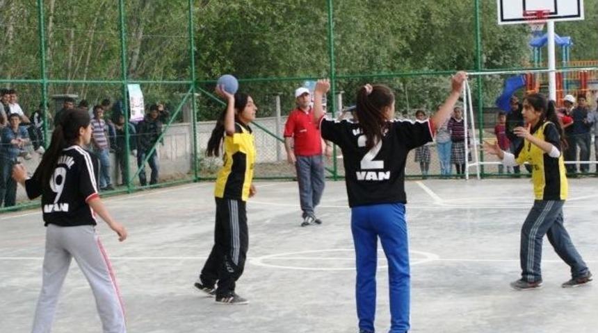 &Ccedil;i&ccedil;ekli Beldesi&rsquo;nde Semt Sahalarının A&ccedil;ılışı