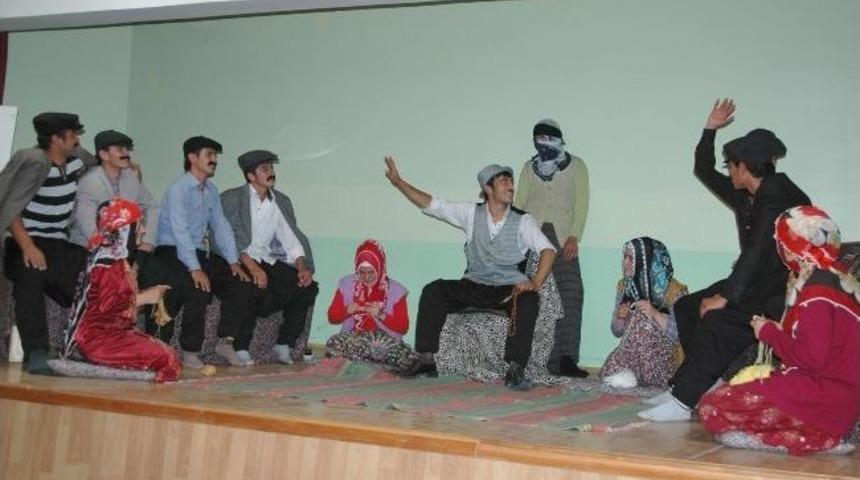 Havza&rsquo;da &Ouml;ğrencilerin Tiyatro Etkinliği