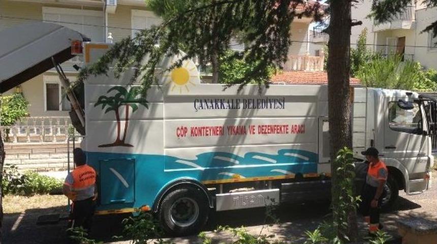 &Ccedil;&ouml;p Konteynırları Dezenfekte Ediliyor