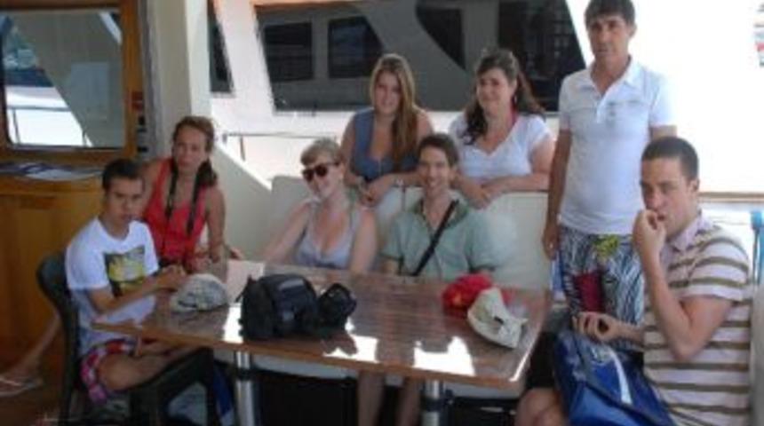 T&uuml;rk Ve Yabancı Engellilerin Deniz Keyfi