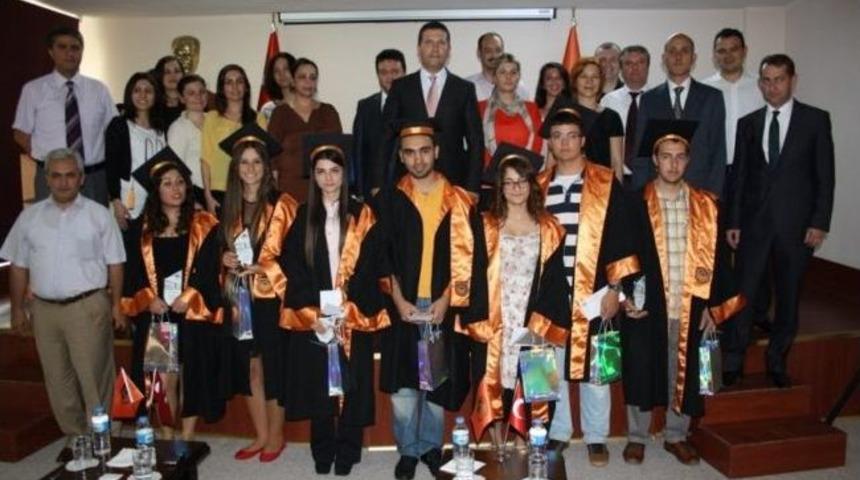 Dereceyle Okul Bitiren &Ouml;ğrenciler &Ouml;d&uuml;llendirildi