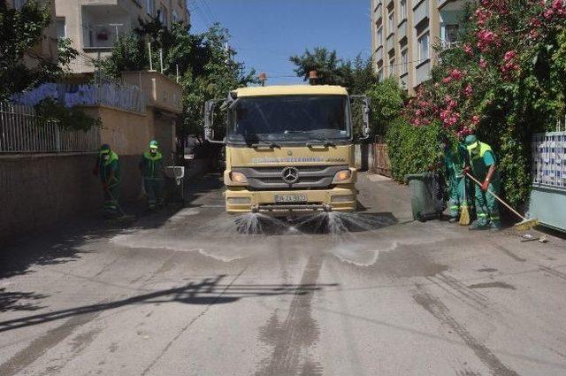 Şahinbey Belediyesi Toplu Temizlik Ekibi Her Gün Bir Mahallede