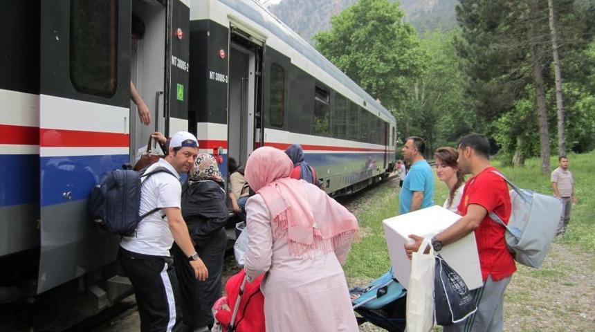 Kirala Bir Tren, Ister Pikniğe Git, Ister D&uuml;ğ&uuml;n, Istersen Şirket Toplantısı Yap