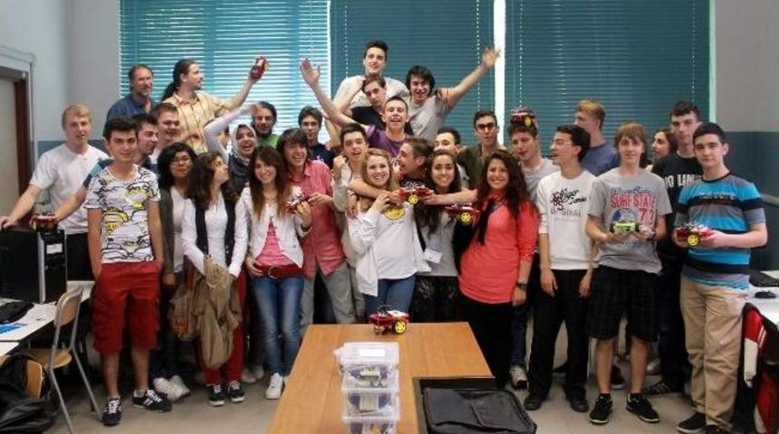 Kayserili Meslek Lisesi &Ouml;ğrencileri, İtalya&rsquo;da Robot Eğitimi Aldılar