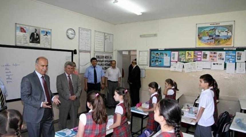 Vali Harput Zeki M&uuml;ren'in Okulunu Ziyaret Etti