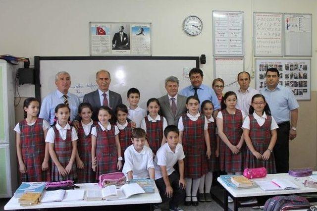 Vali Harput Zeki M&uuml;ren in Okulunu Ziyaret Etti 1