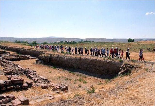 Tarihe Yolculuk Başlıyor 1