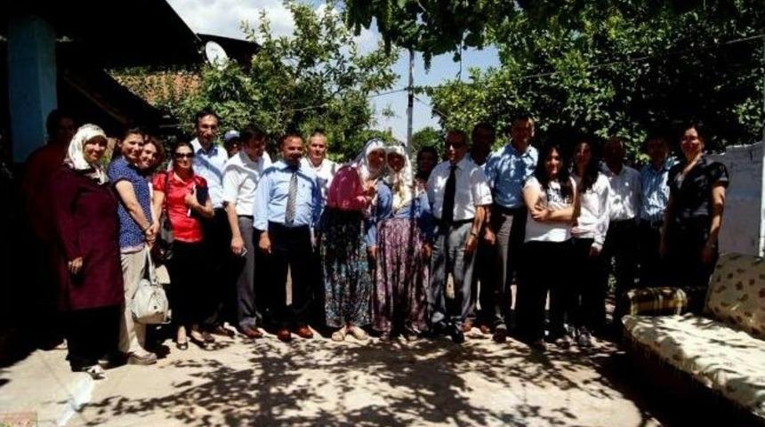 Aydın Yaşlı &Ccedil;ınarlarını Yalnız Bırakmıyor