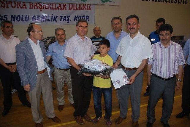 Başarılı Sporculara &Ouml;d&uuml;l 2