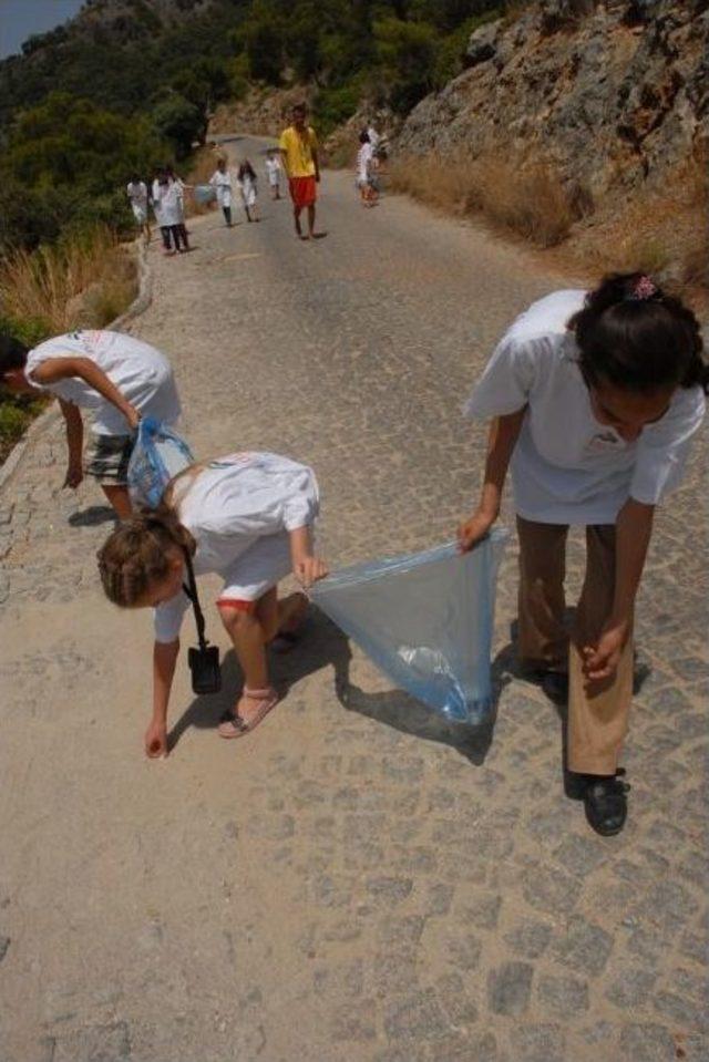 Önce Temizlik Yaptılar Sonra Mavi Bayrağı Tanıdılar