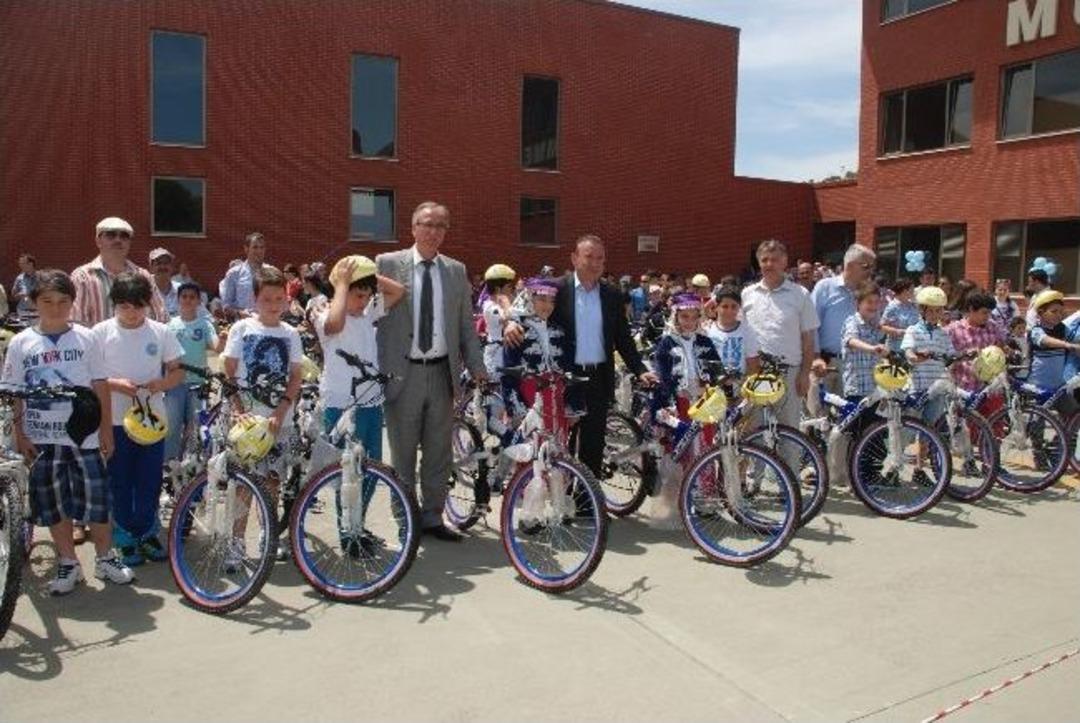 İzmitli &Ccedil;ocuklar Tatile Bisikletle Giriyor