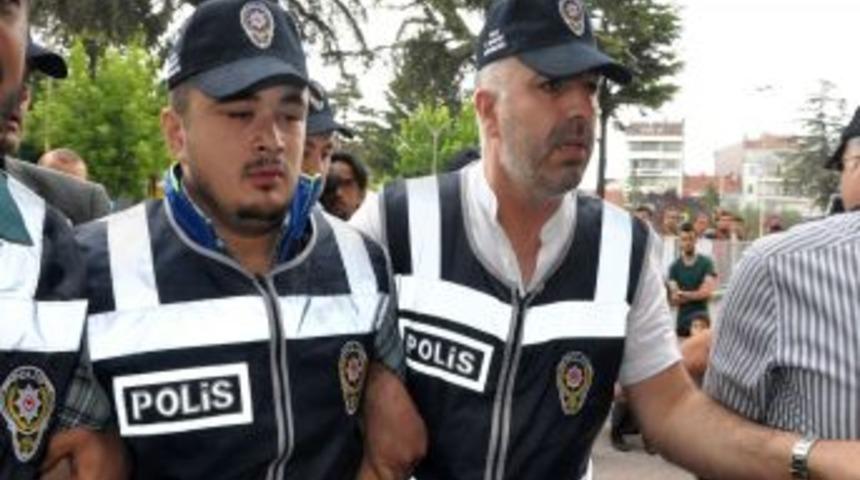 Katil Zanlısı, Makt&uuml;l&uuml;n Eski &Ccedil;alışanı &Ccedil;ıktı