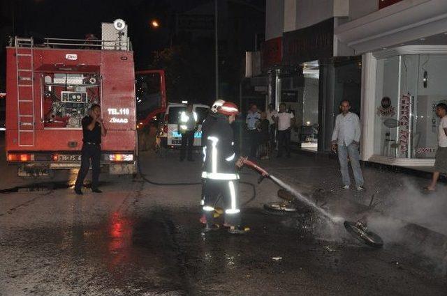 Polise Kızıp Motosikletini Yaktı