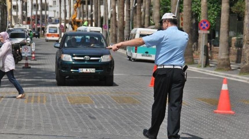Marmaris'te S&uuml;r&uuml;c&uuml;lere Sıkı Denetim