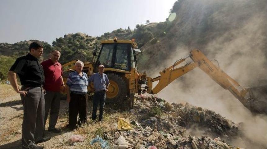 Aydın Belediyesi K&ouml;ylerdeki &Ccedil;&ouml;p Havzalarını Temizliyor