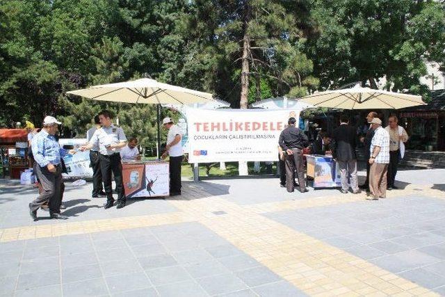 D&uuml;nya &Ccedil;ocuk İş&ccedil;iliğiyle M&uuml;cadele G&uuml;n&uuml; Kutlandı 3