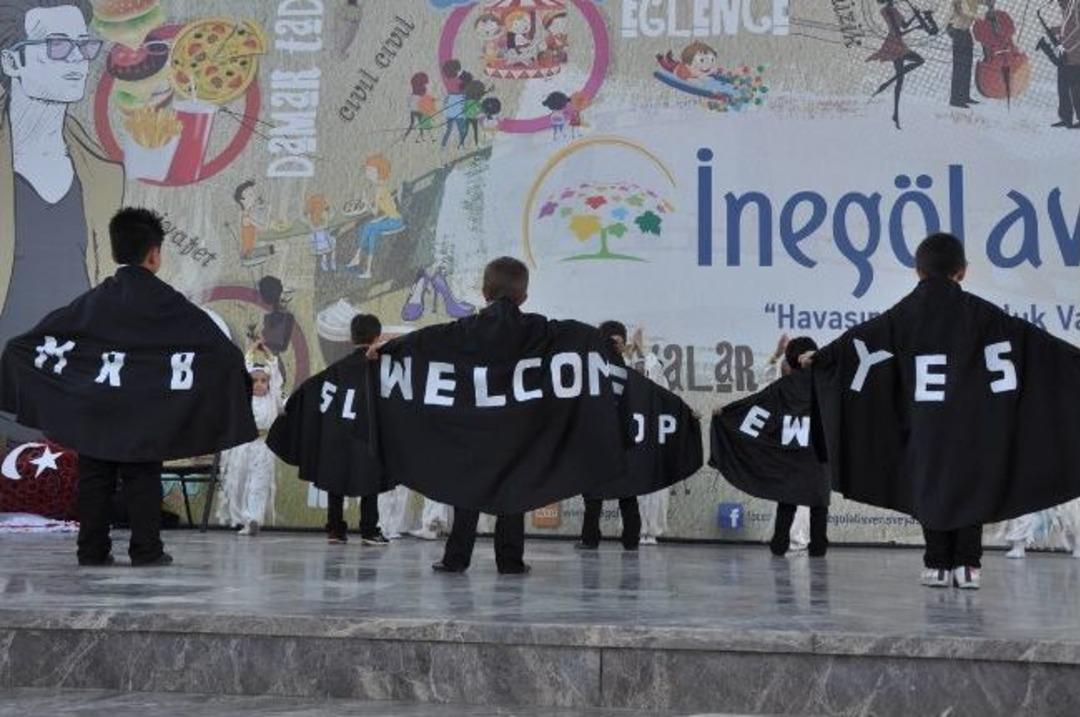 Miniklerden Geri D&ouml;n&uuml;ş&uuml;m Defilesi