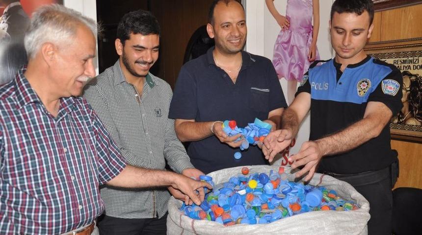 Reyhanlı&rsquo;da Toplanan 300 Bin Mavi Kapak Engellilere Umut Olacak