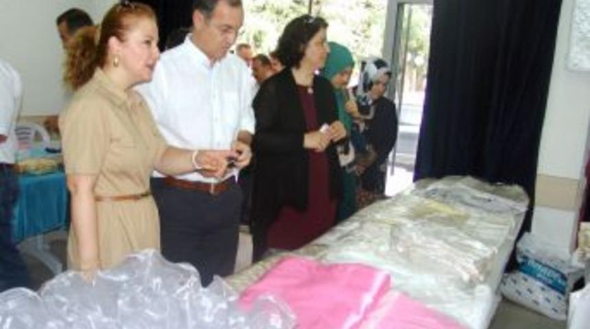 Mozaik Eğitim G&ouml;n&uuml;ll&uuml;leri Kermes D&uuml;zenledi